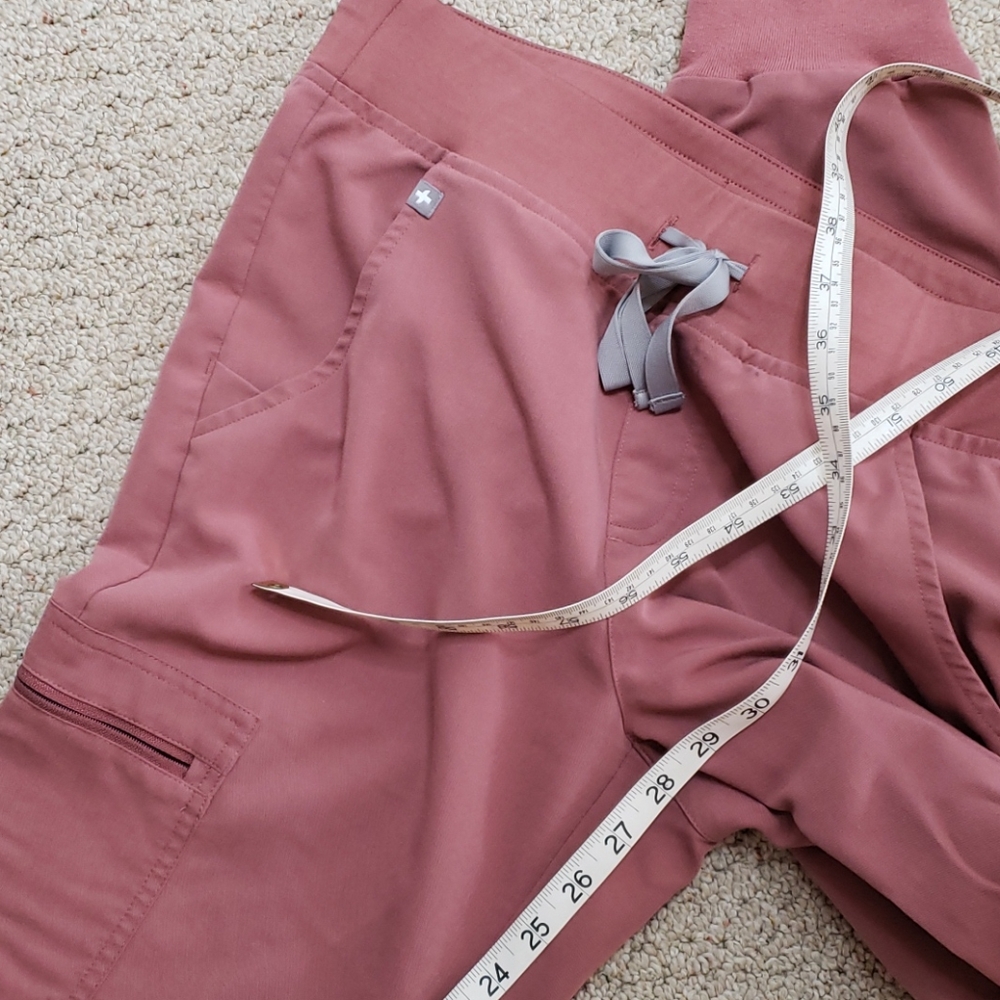 Sold. FIGS Zamora Jogger Scrub Pants Mauve small - Picture 5 of 6
